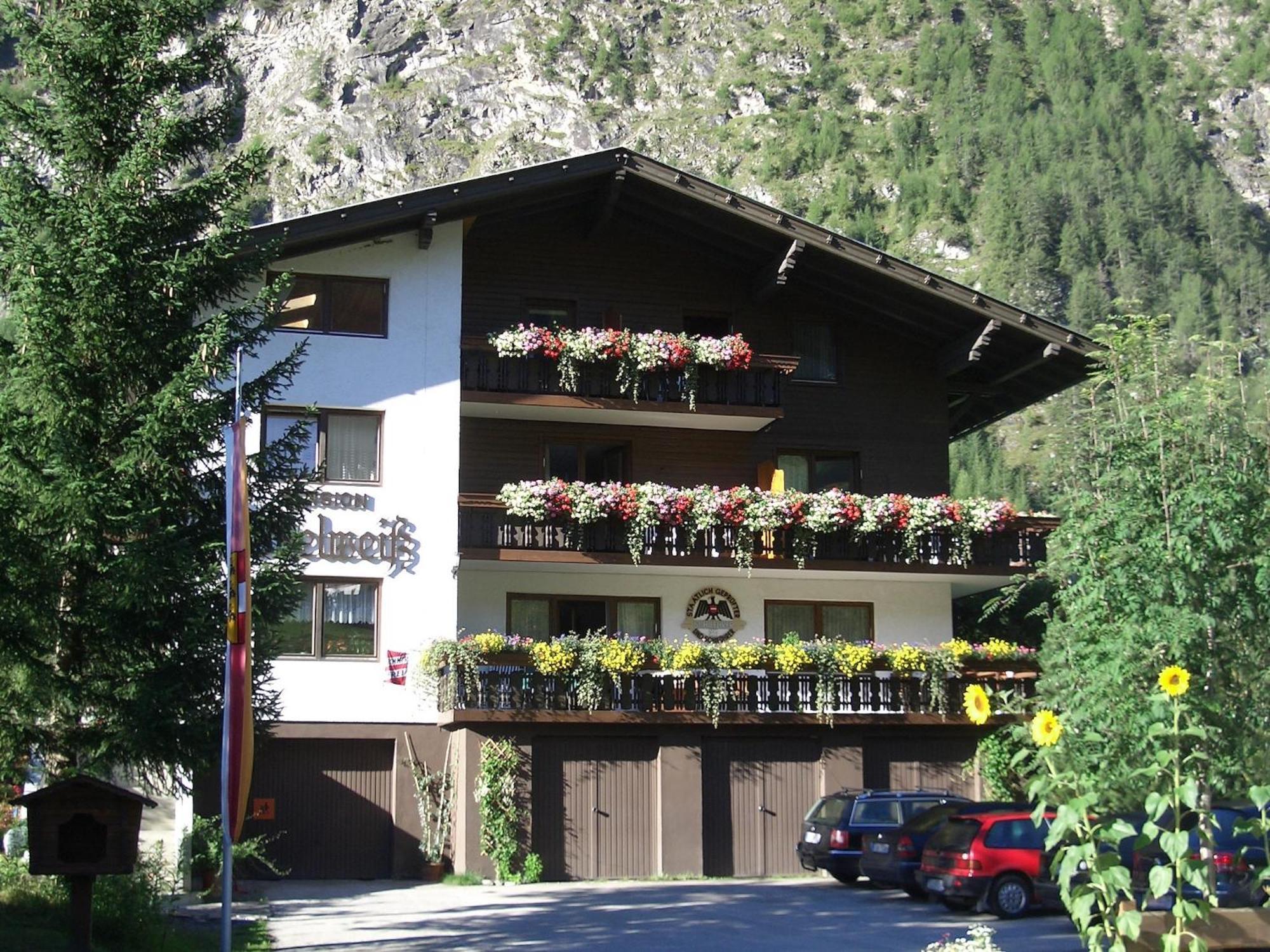 Pension Und Apartment Edelweiss Heiligenblut Exterior foto