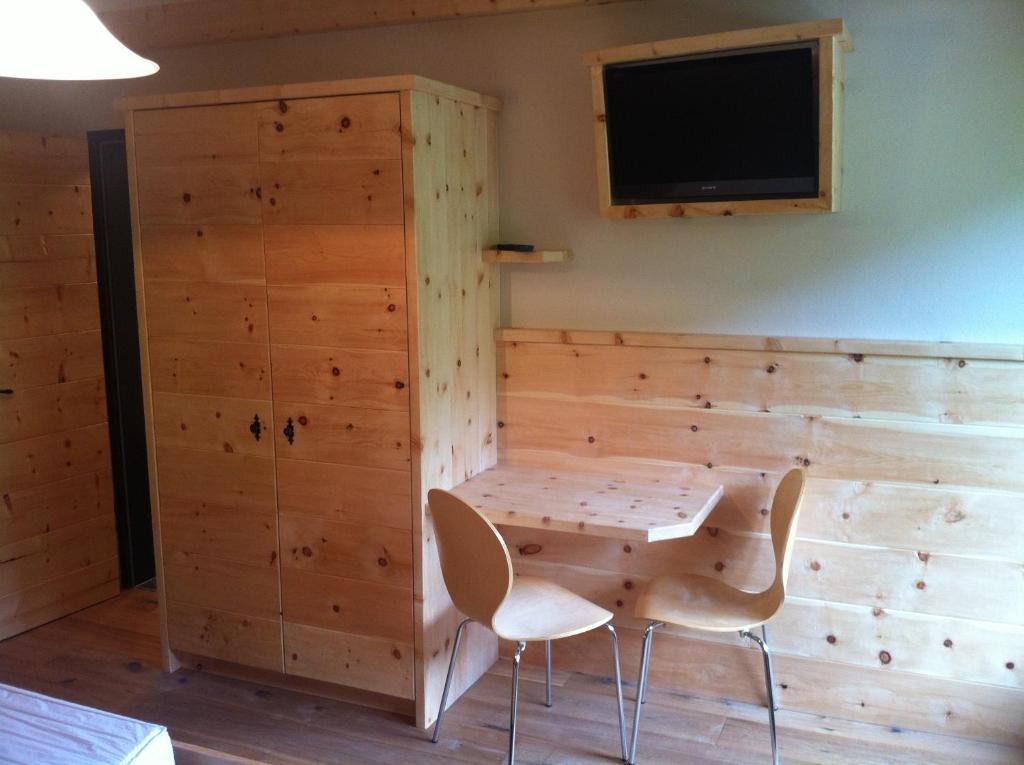 Pension Und Apartment Edelweiss Heiligenblut Habitación foto